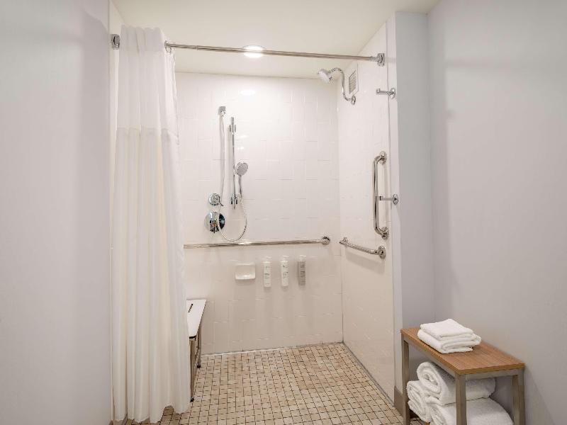 Hilton Garden Inn Toledo Downtown image