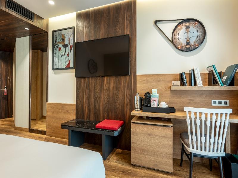 Hyatt Centric Gran Via Madrid image