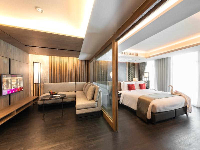 Ramada Plaza by Wyndham Chao Fah image