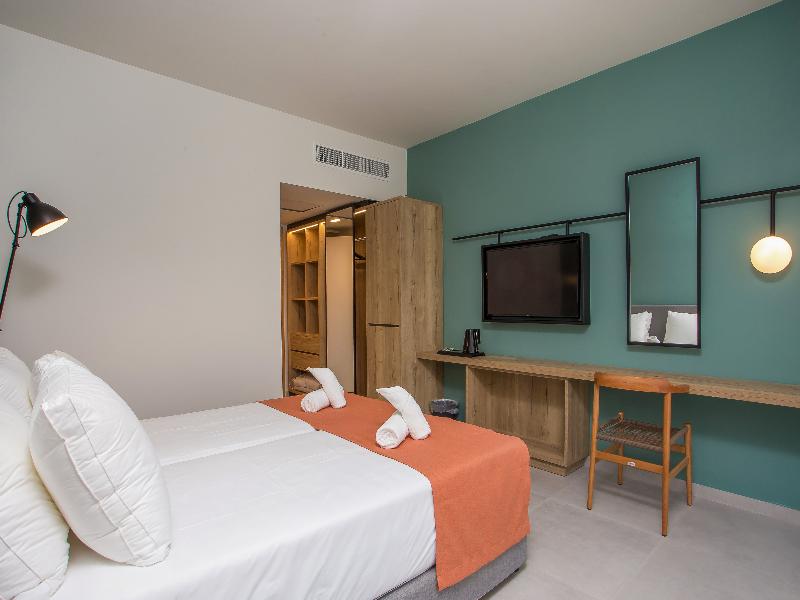 Mazoren Art Hotel image