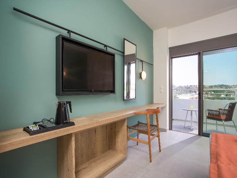 Mazoren Art Hotel image