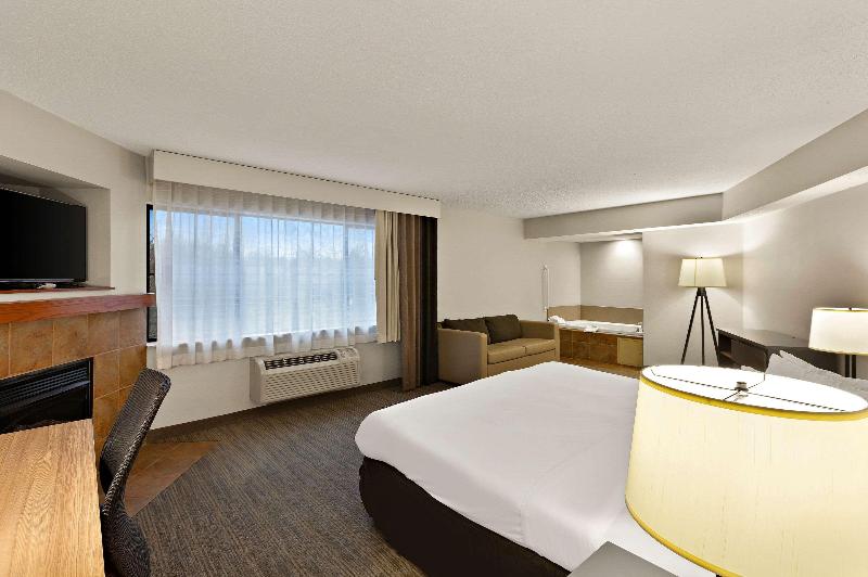 Country Inn & Suites Jonesborough-Johnson City W image