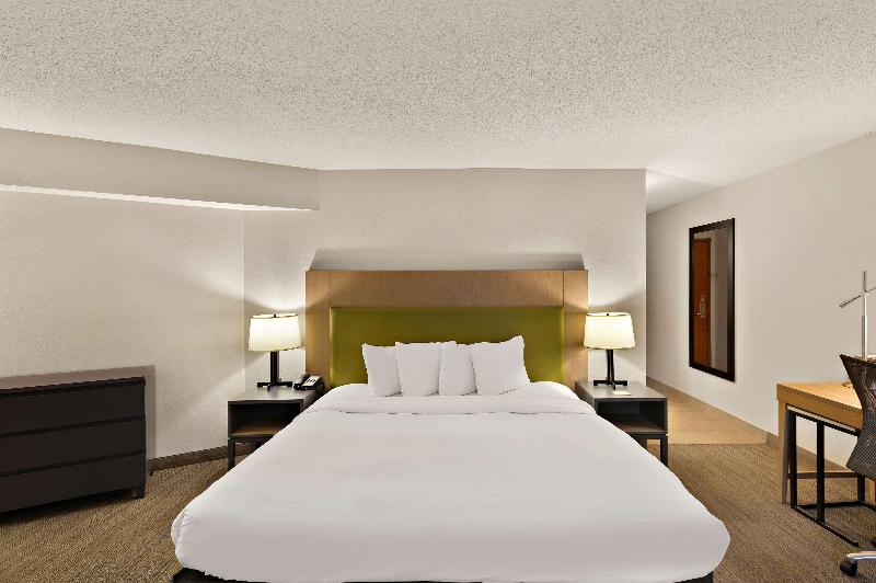 Country Inn & Suites Jonesborough-Johnson City W image