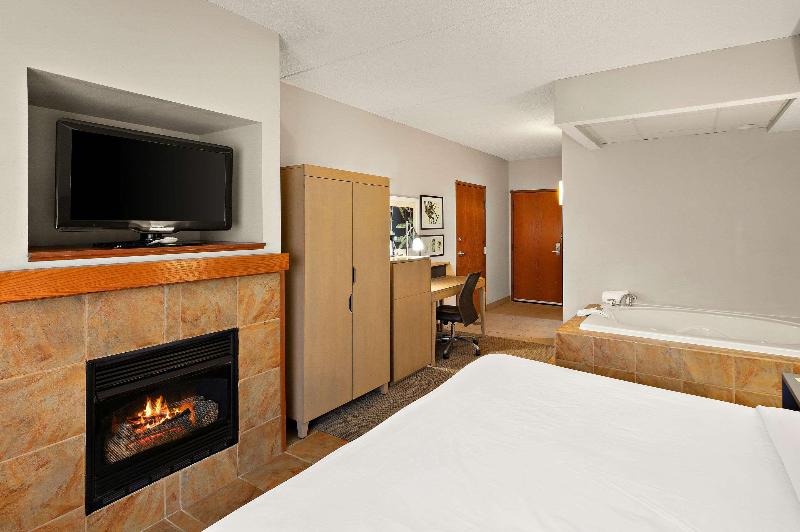 Country Inn & Suites Jonesborough-Johnson City W image