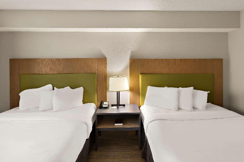 Country Inn & Suites Jonesborough-Johnson City W image