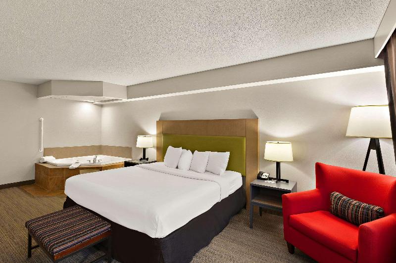 Country Inn & Suites Jonesborough-Johnson City W image