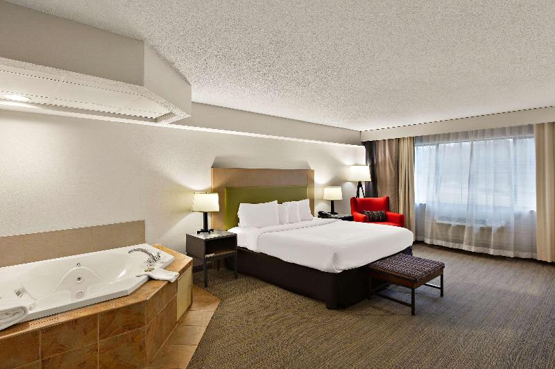 Country Inn & Suites Jonesborough-Johnson City W image