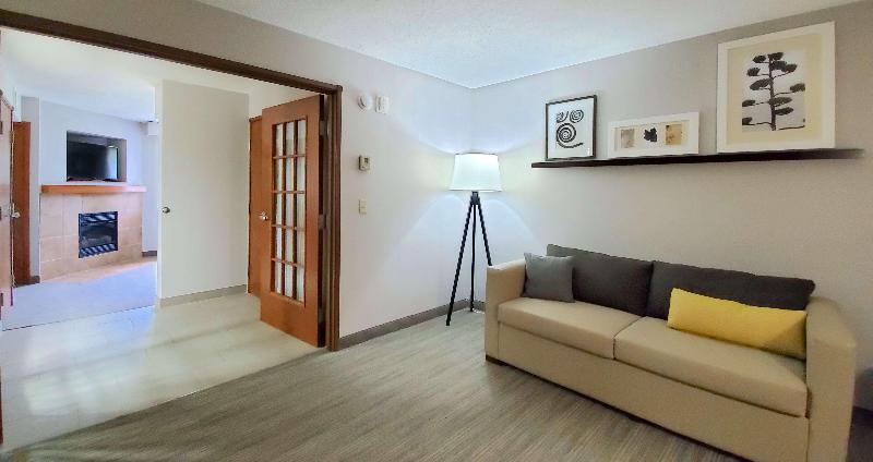 Country Inn & Suites Jonesborough-Johnson City W image