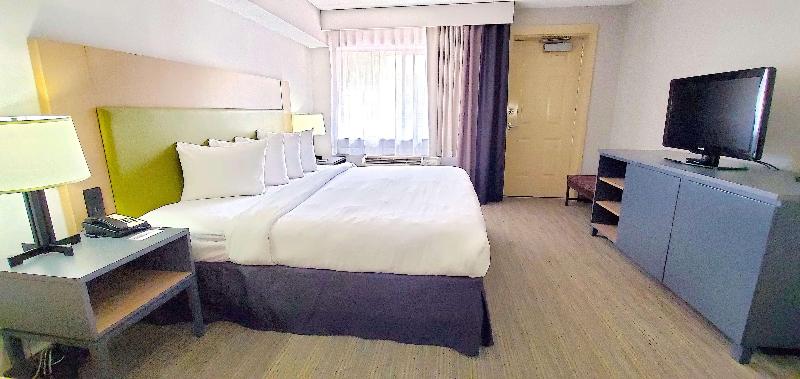 Country Inn & Suites Jonesborough-Johnson City W image