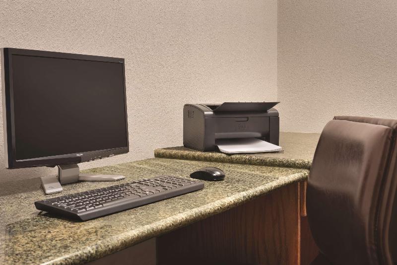 Country Inn & Suites by Radisson Merrillville IN image