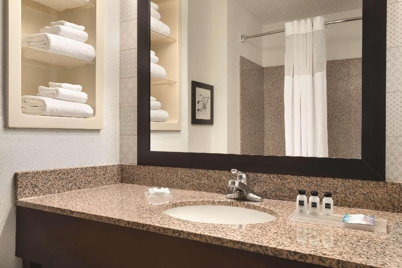 Country Inn & Suites by Radisson Merrillville IN image
