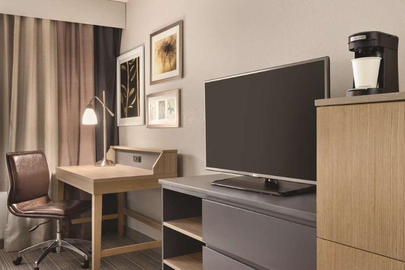 Country Inn & Suites by Radisson Merrillville IN image
