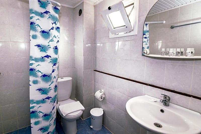 Must Hotel image