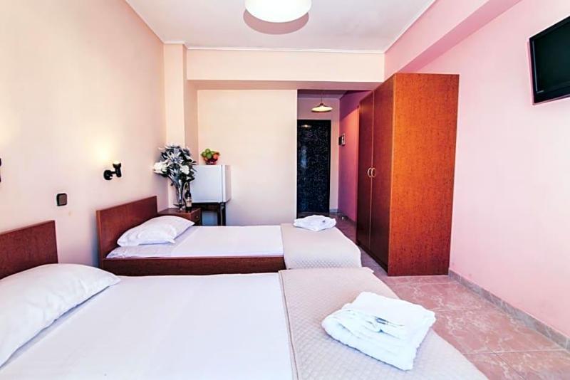 Must Hotel image