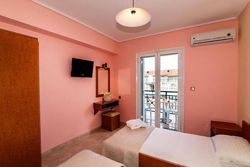 Must Hotel image