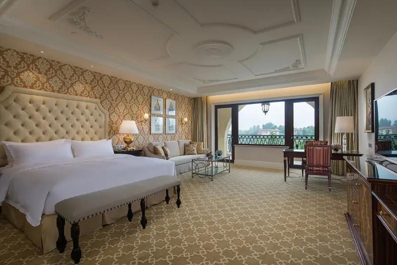 Wyndham Grand Plaza Royale Resort Nanjing image