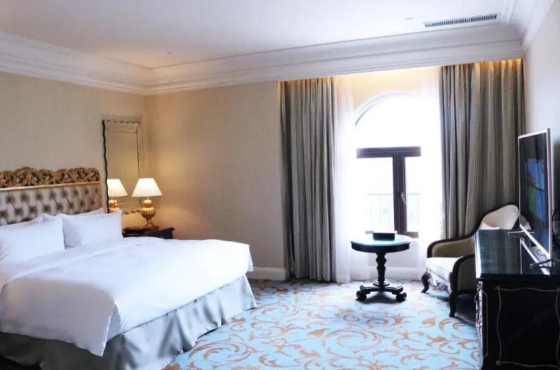 Wyndham Grand Plaza Royale Resort Nanjing image