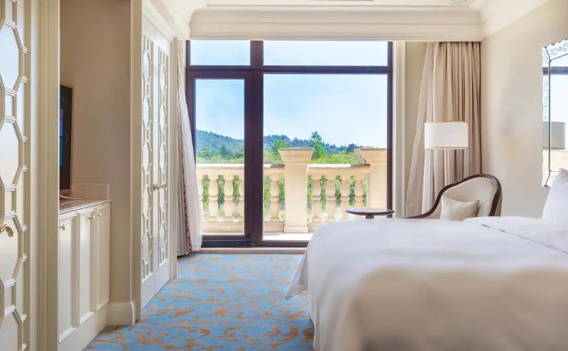 Wyndham Grand Plaza Royale Resort Nanjing image