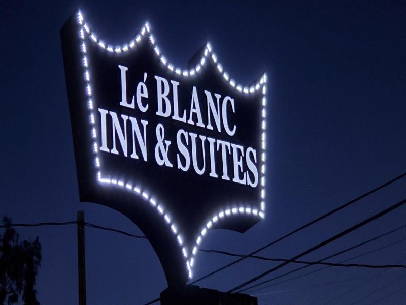 Le Blanc Inn & Suites image