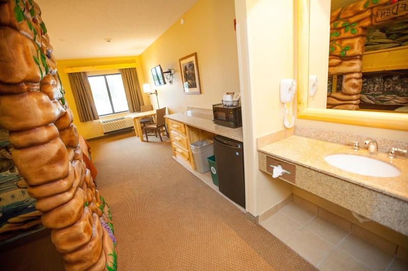 Great Wolf Lodge Boston/Fitchburg image
