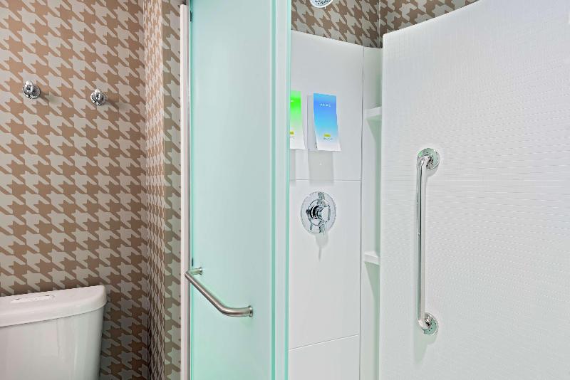 Home2 Suites Hilton Orlando Near Universal Studios image