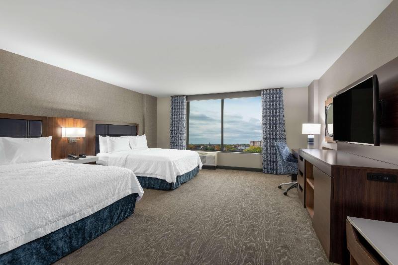 Hampton Inn & Suites Fort Wayne Downtown image