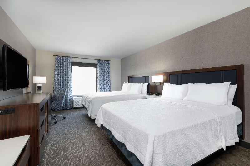 Hampton Inn & Suites Fort Wayne Downtown image