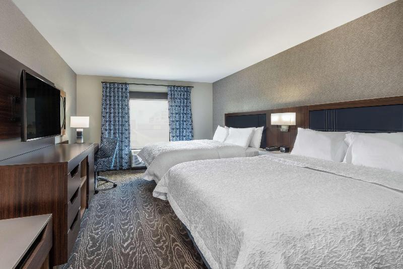 Hampton Inn & Suites Fort Wayne Downtown image