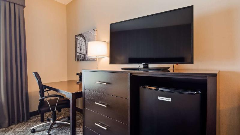 Best Western Plus Philadelphia-Pennsauken Hotel image