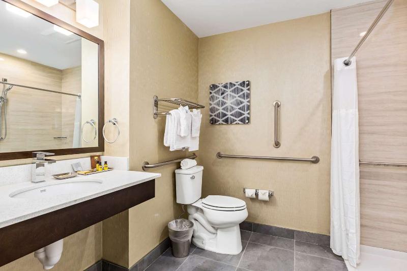 Best Western Plus Philadelphia-Pennsauken Hotel image
