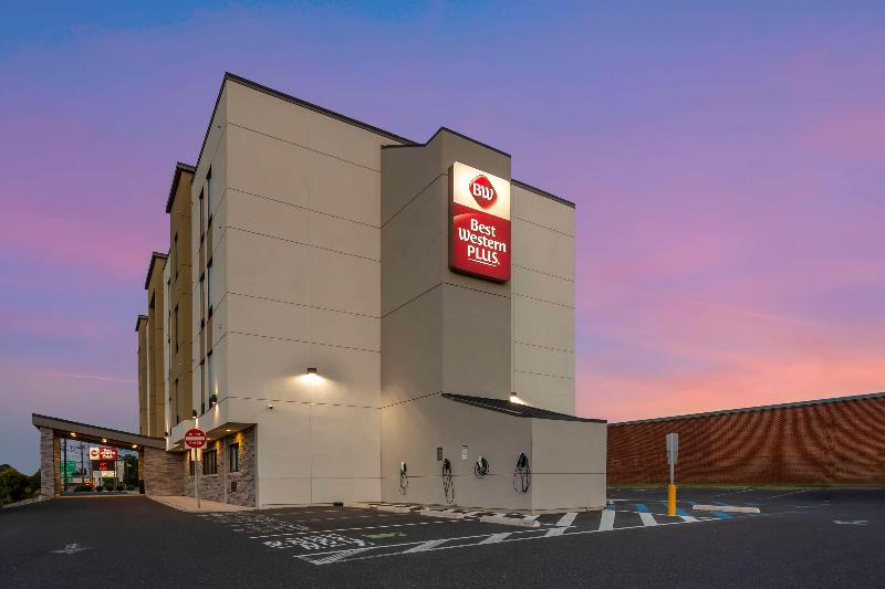 Best Western Plus Philadelphia-Pennsauken Hotel image
