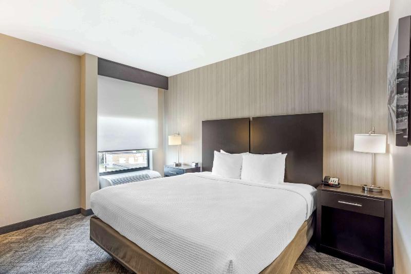 Best Western Plus Philadelphia-Pennsauken Hotel image