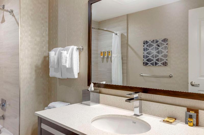 Best Western Plus Philadelphia-Pennsauken Hotel image