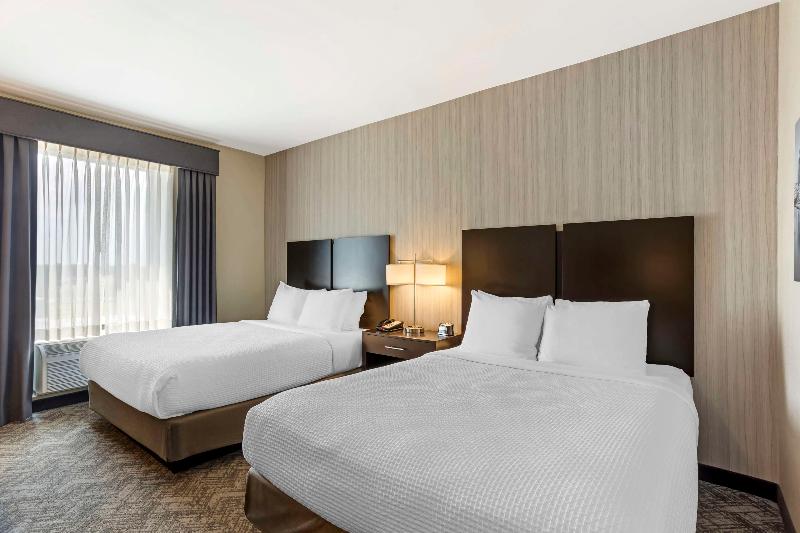 Best Western Plus Philadelphia-Pennsauken Hotel image