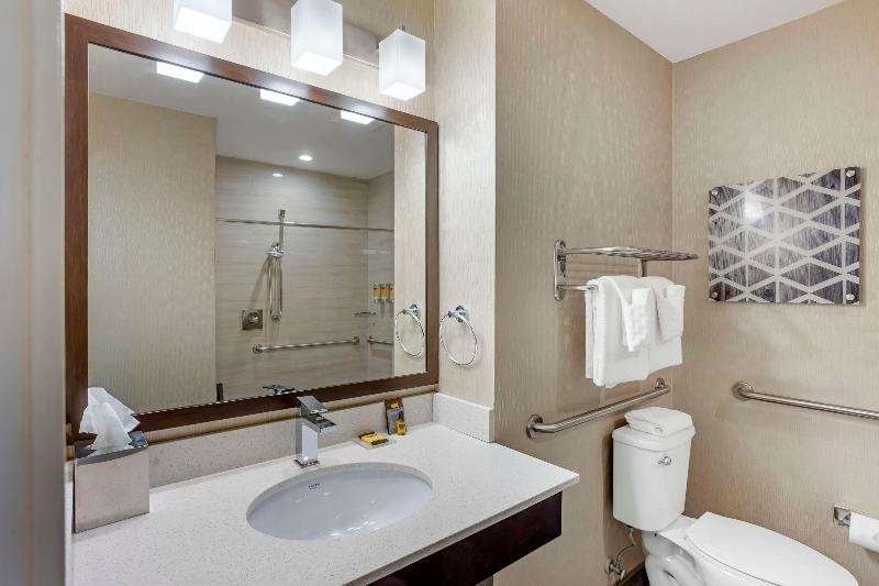 Best Western Plus Philadelphia-Pennsauken Hotel image