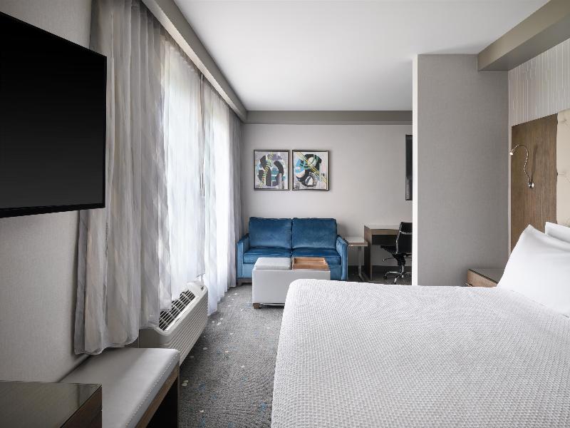 Best Western Premier Hotel At Fisher'S Landing image
