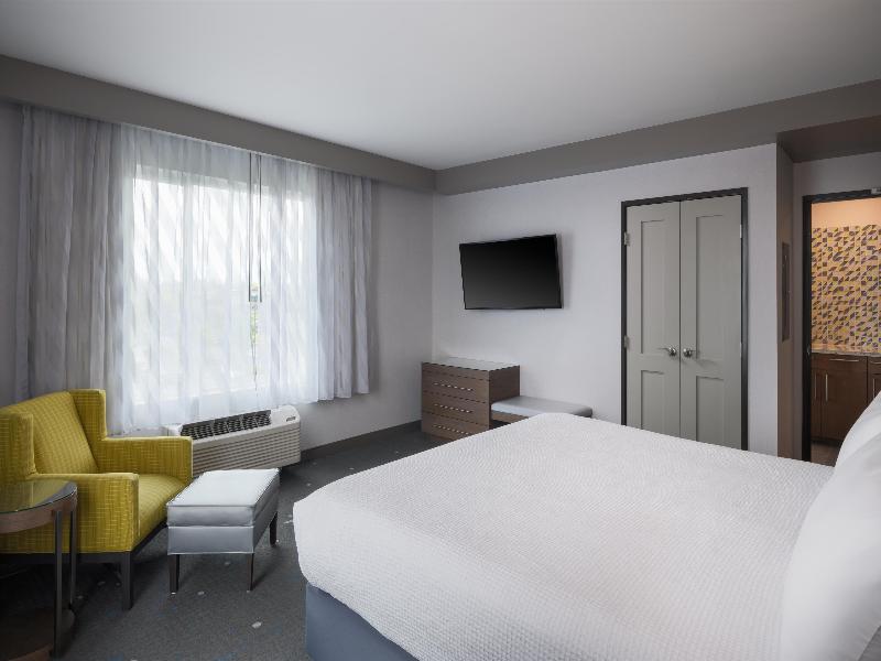 Best Western Premier Hotel At Fisher'S Landing image