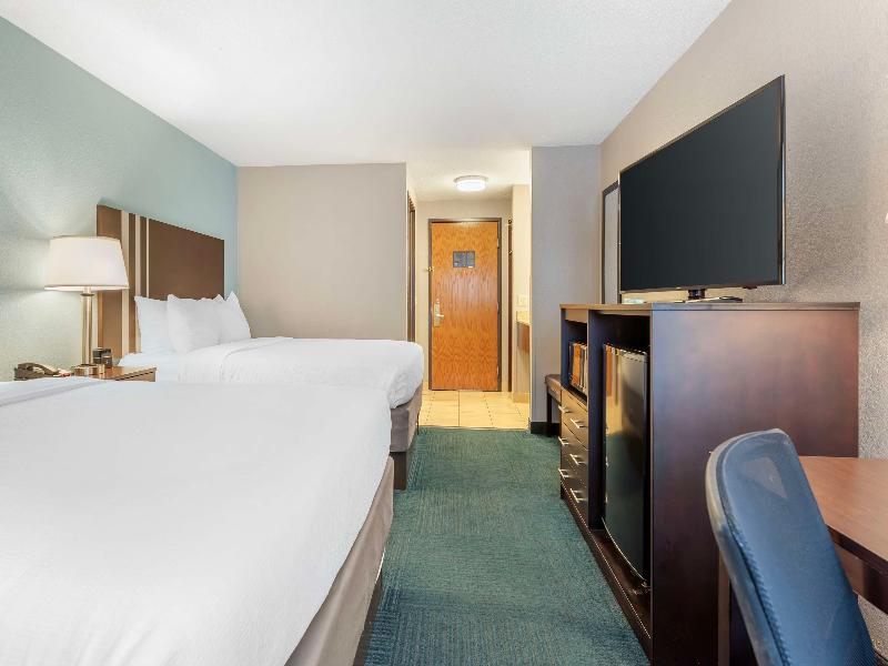 Best Western St. Clairsville Inn & Suites image