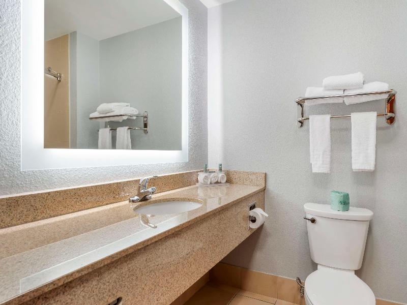 Best Western St. Clairsville Inn & Suites image