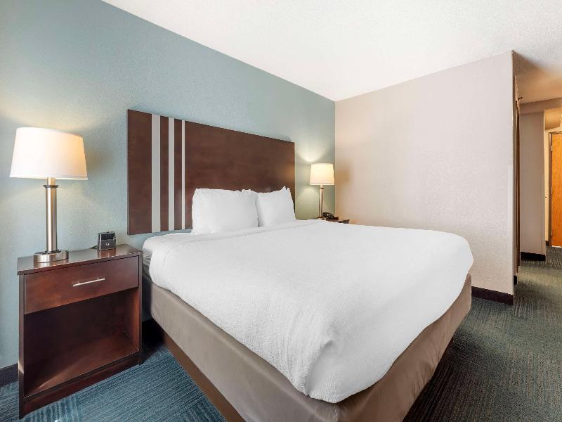 Best Western St. Clairsville Inn & Suites image