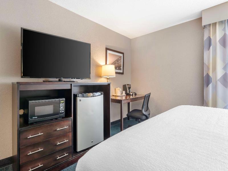 Best Western St. Clairsville Inn & Suites image