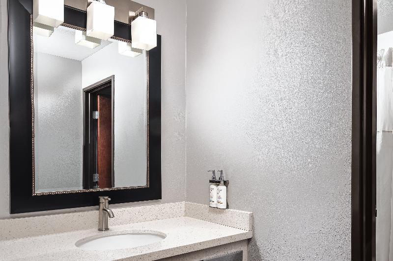 Garner Hotel Auburn - Seattle By IHG image