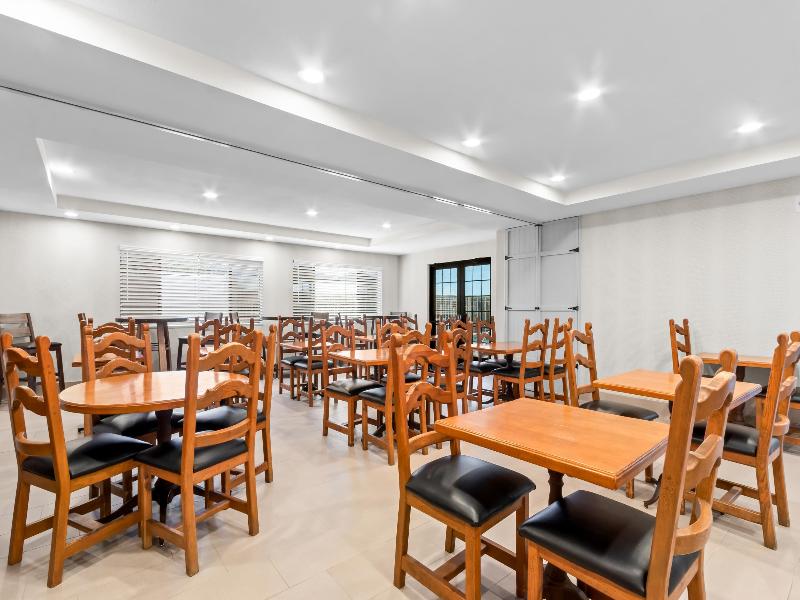 Red Lion Inn & Suites Goodyear Phoenix image