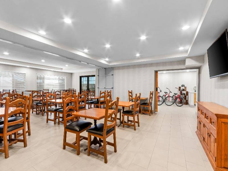 Red Lion Inn & Suites Goodyear Phoenix image