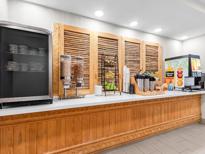 Red Lion Inn & Suites Goodyear Phoenix image