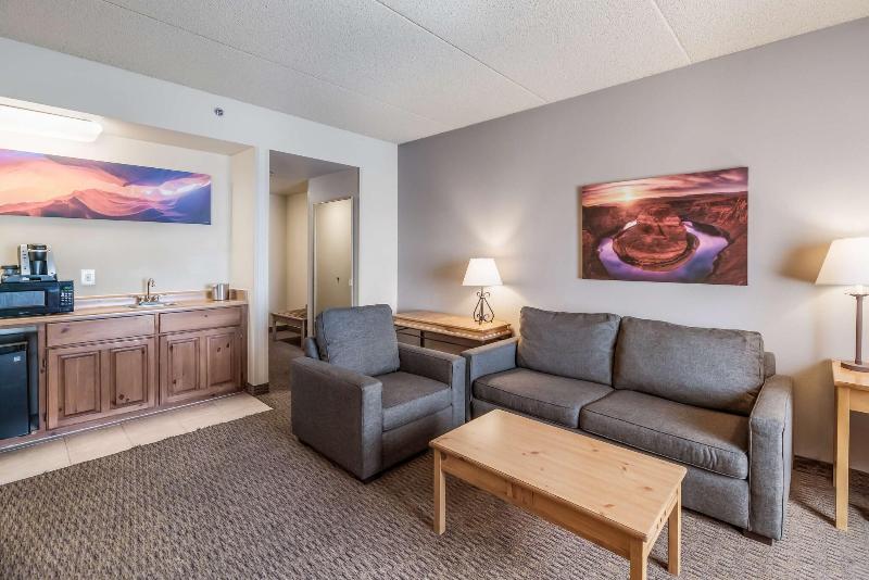 Red Lion Inn & Suites Goodyear Phoenix - Image 2