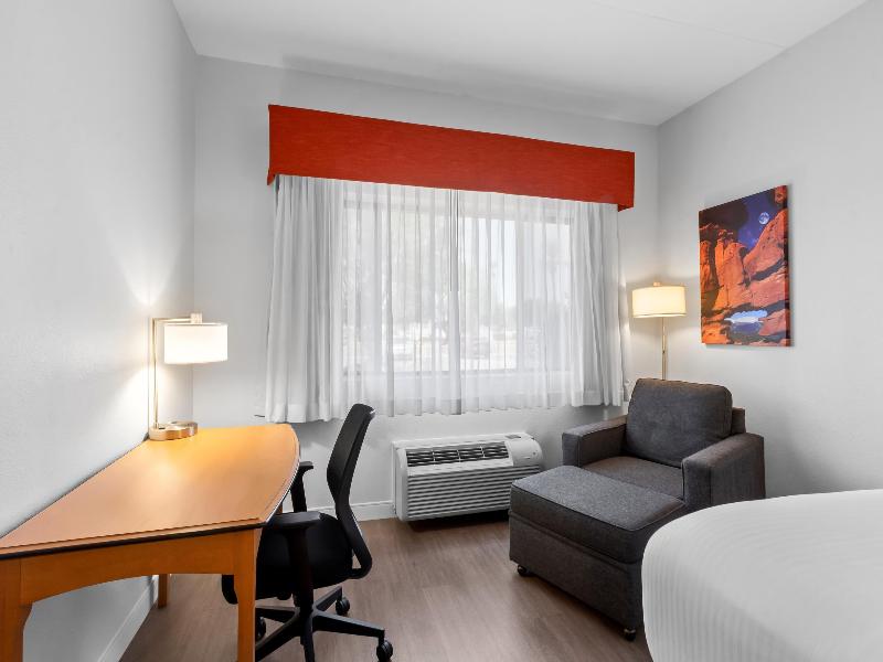 Red Lion Inn & Suites Goodyear Phoenix image