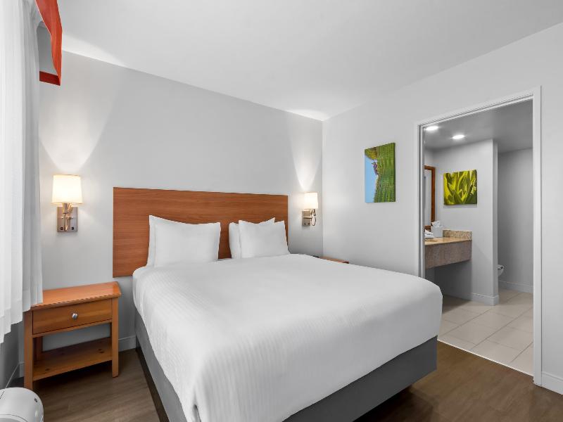 Red Lion Inn & Suites Goodyear Phoenix image