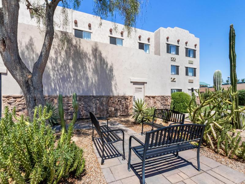 Red Lion Inn & Suites Goodyear Phoenix image