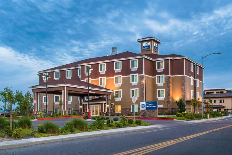 Red Lion Inn & Suites Kennewick image